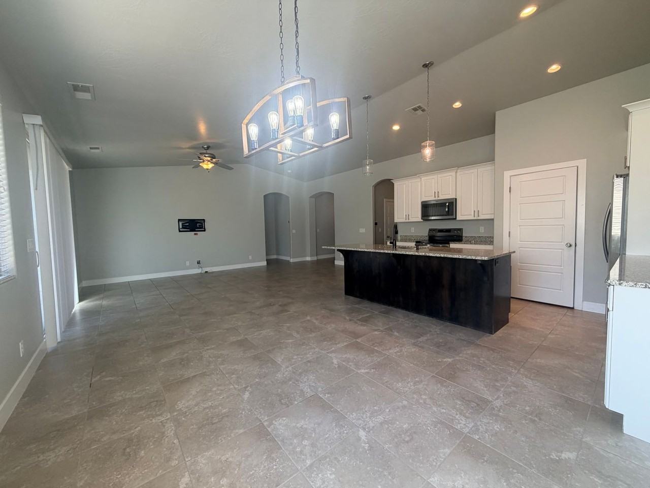 3905 S Saddleback Rd - Photo 7 of 22