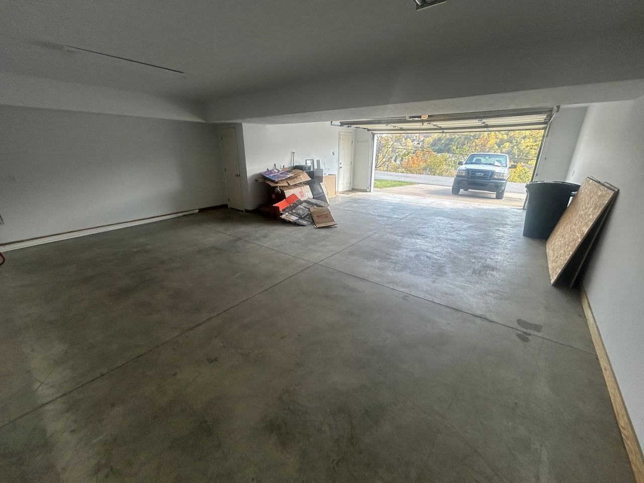131 Stanley St - Photo 4 of 19