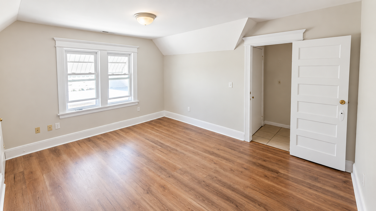 55 Bronx Ave - Photo 6 of 7