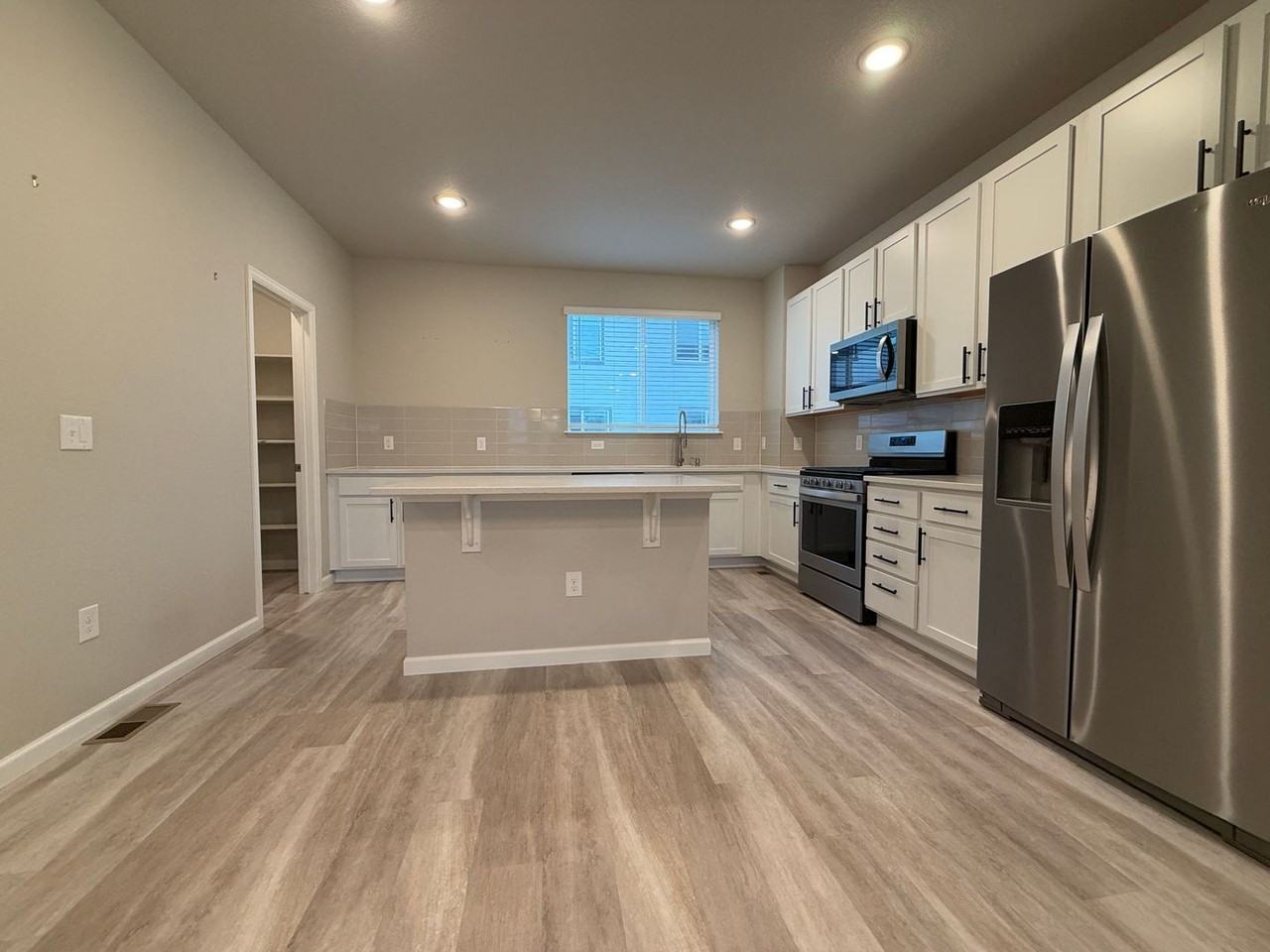 1345 Hoyt St - Photo 2 of 10