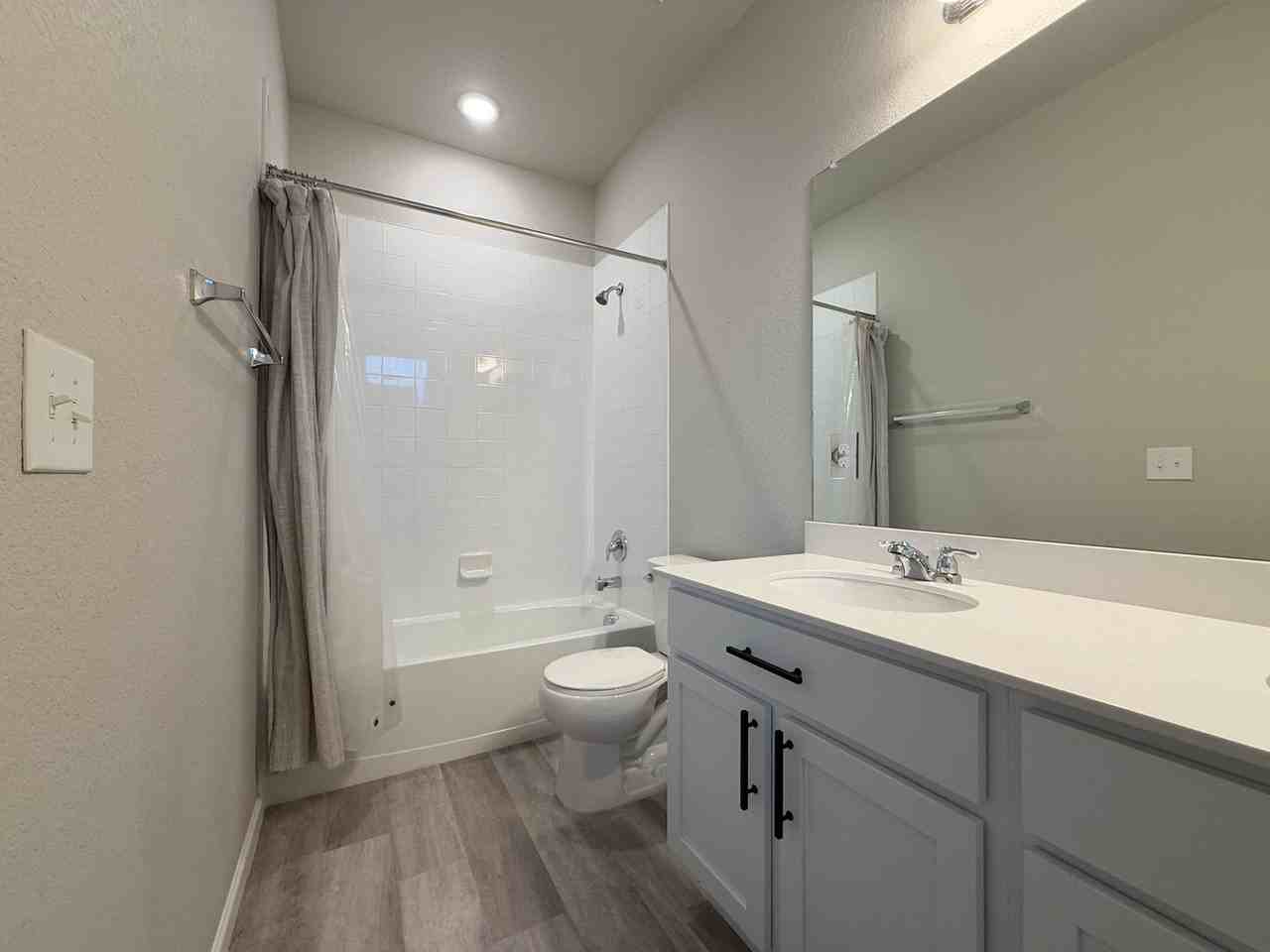 1345 Hoyt St - Photo 7 of 10