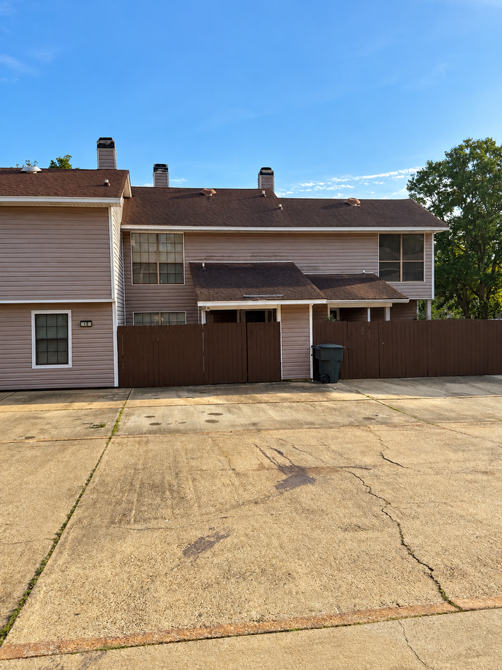 4111 Pines Rd - Photo 2 of 50