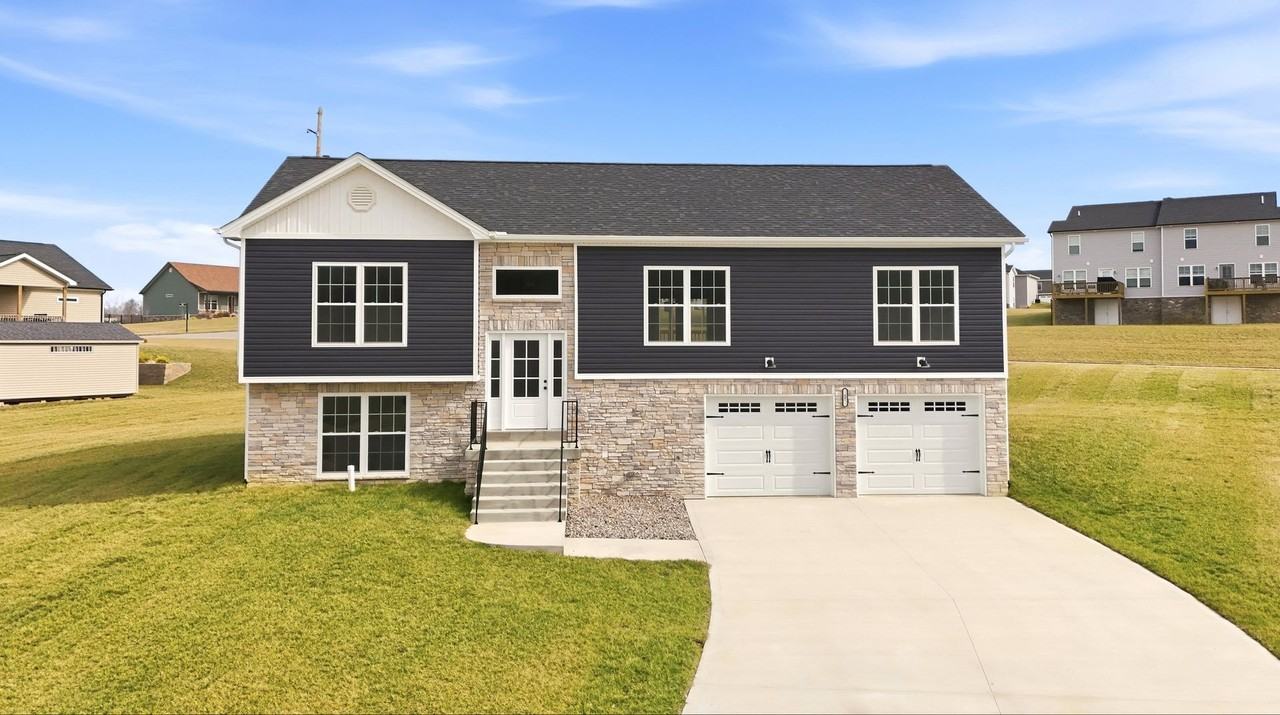 57 D Wayne Cir - Photo 2 of 15