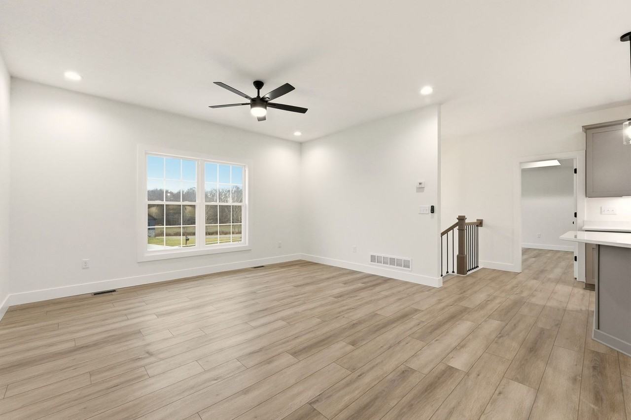57 D Wayne Cir - Photo 4 of 15