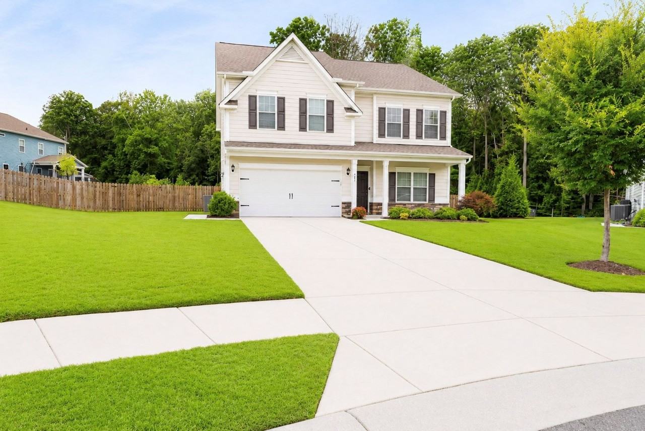 421 Buford Way - Photo 2 of 30