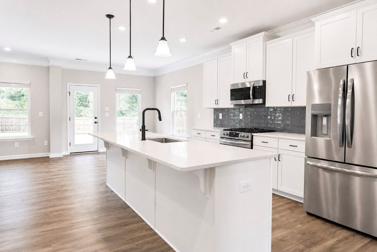 421 Buford Way - Photo 7 of 30
