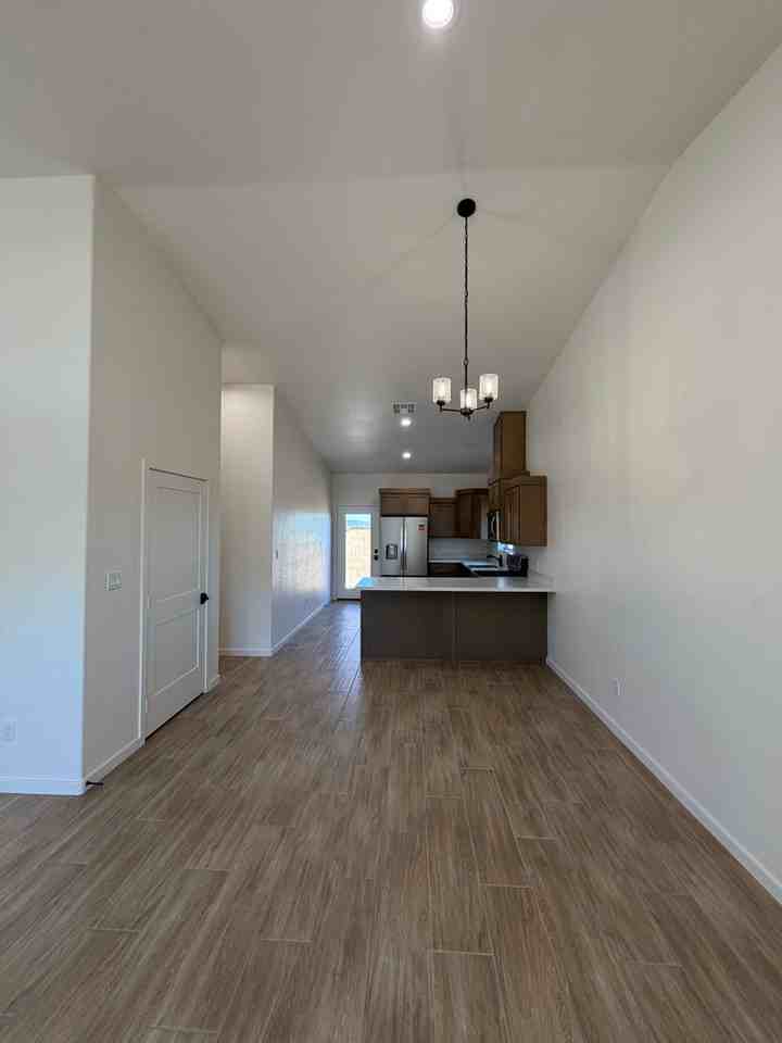 7534 E 24th St - Photo 6 of 27