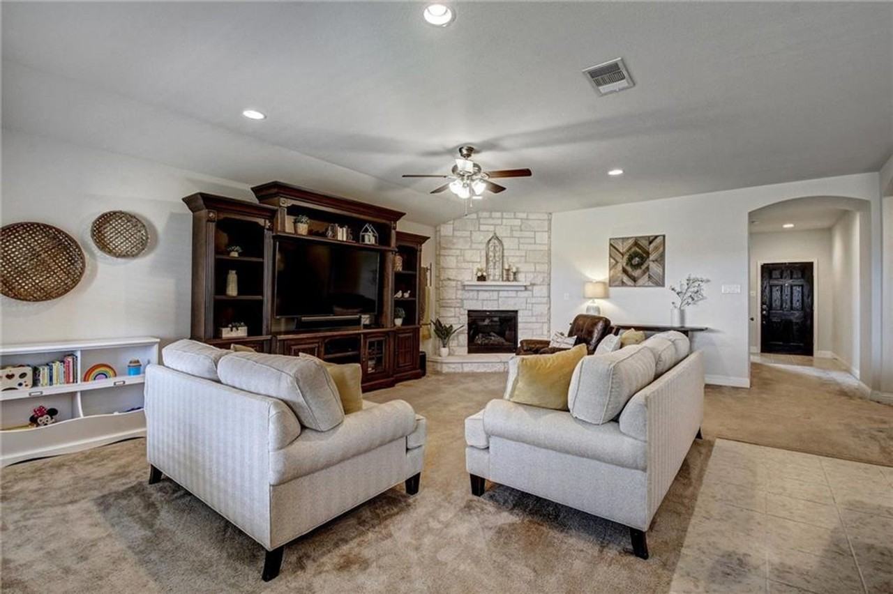 3641 Esperanza Dr - Photo 6 of 18