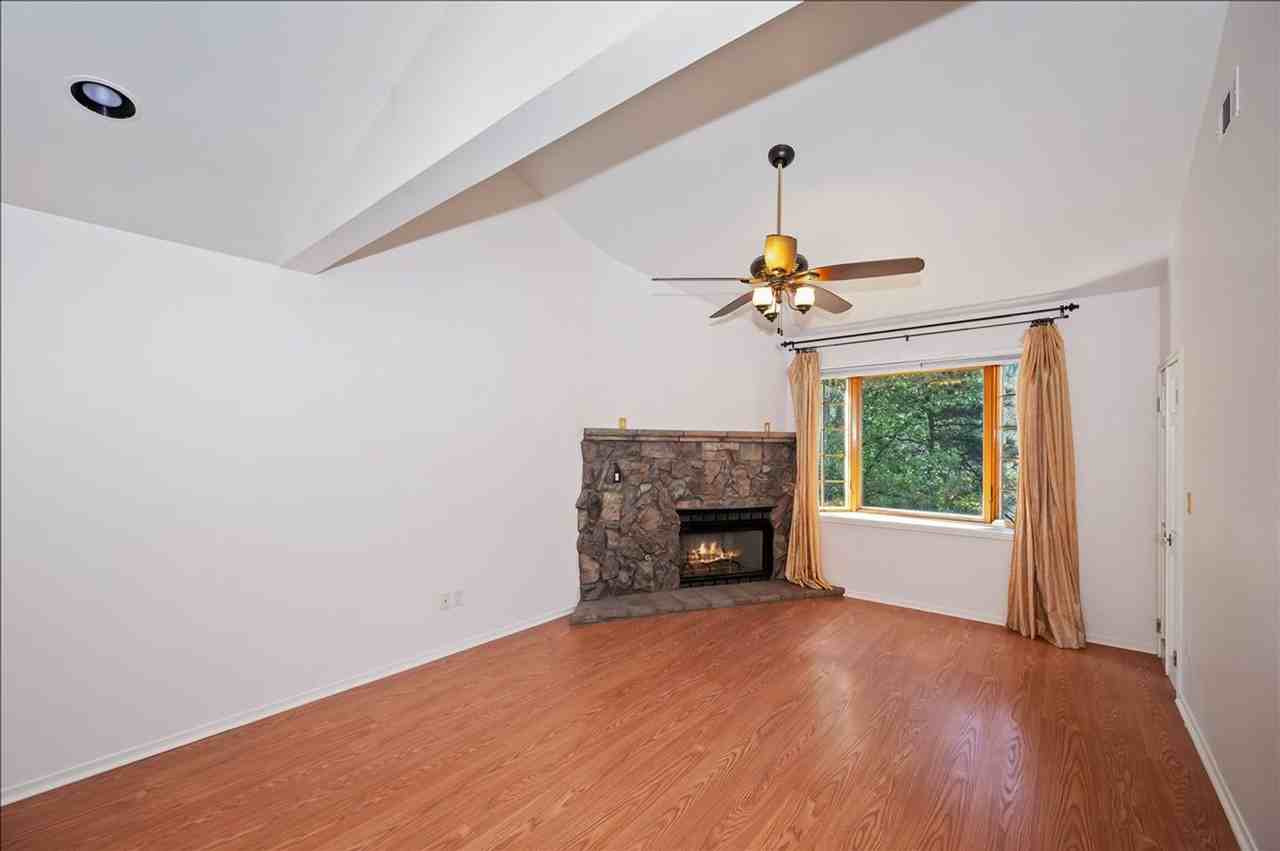 495 Zuger Ct - Photo 2 of 33