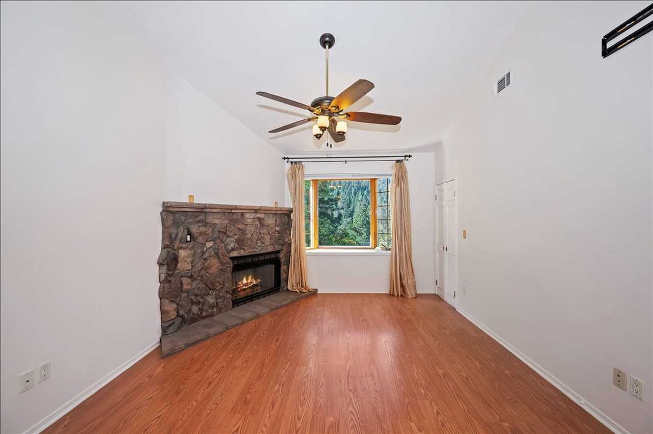 495 Zuger Ct - Photo 3 of 33