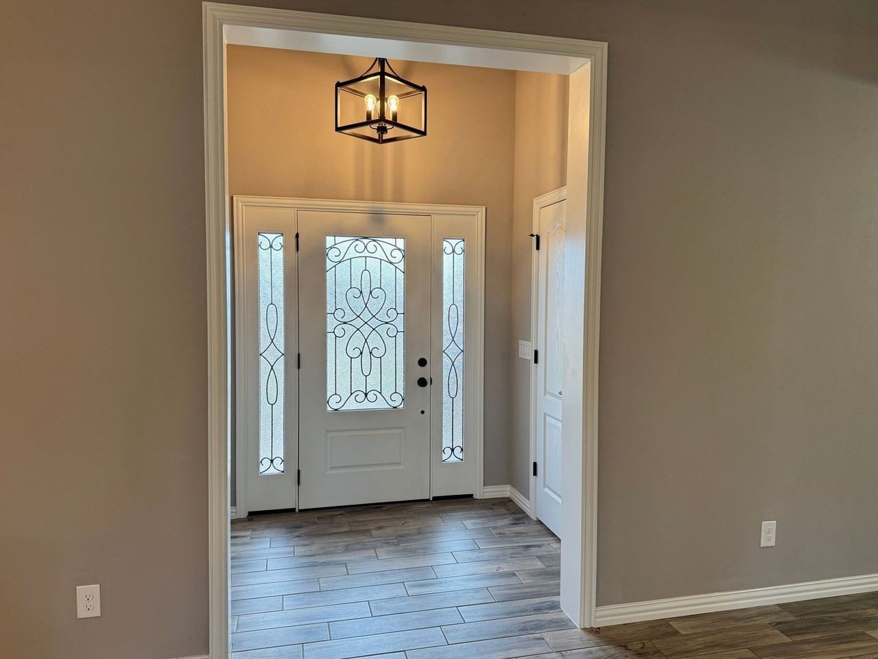 1724 Shoal Creek Dr - Photo 3 of 48