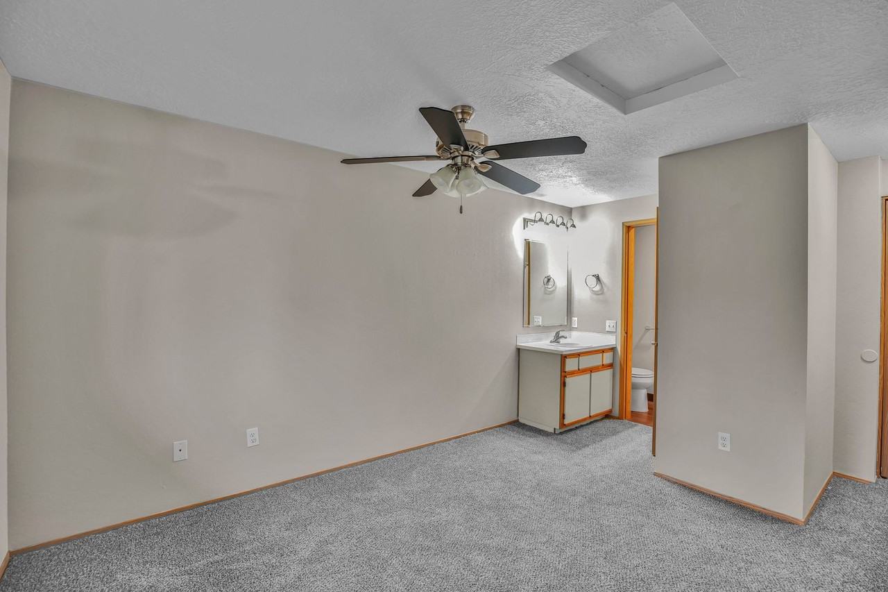 #340 SILVERWOOD APARTMENTS - Photo 2 of 33