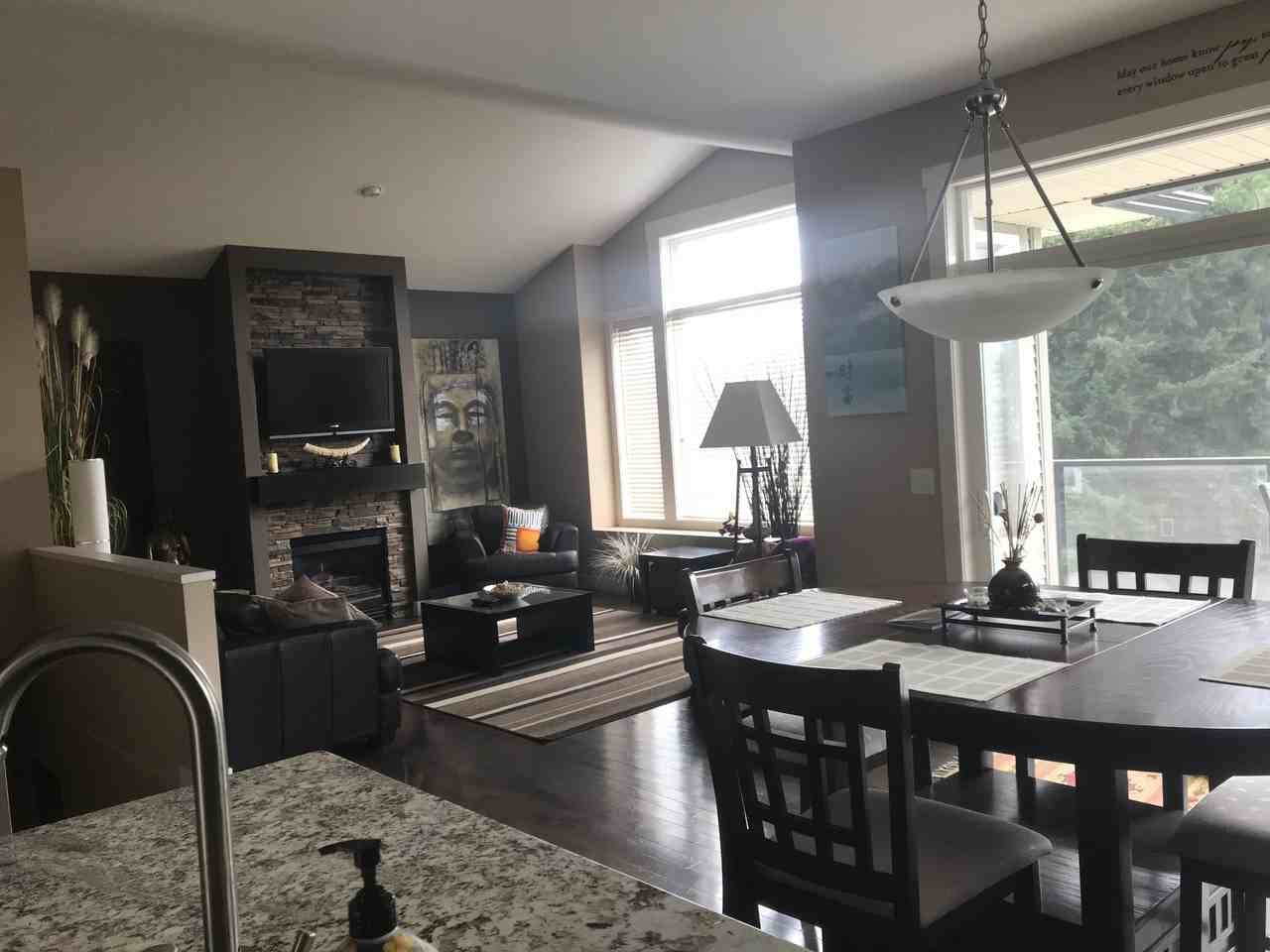2647 Moore Drive - Photo 3 of 13