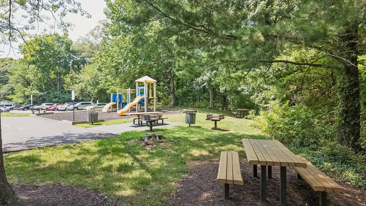 College Parkway Place - Photo 5 of 50