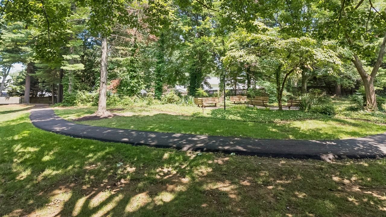 College Parkway Place - Photo 6 of 50