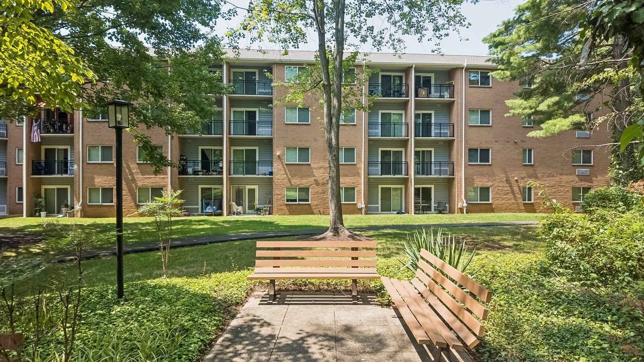 College Parkway Place - Photo 7 of 50