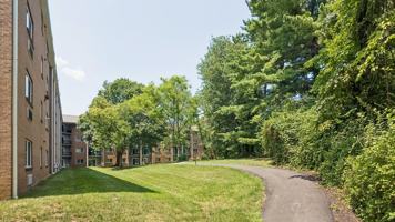 featured image of 570 Bellerive Rd