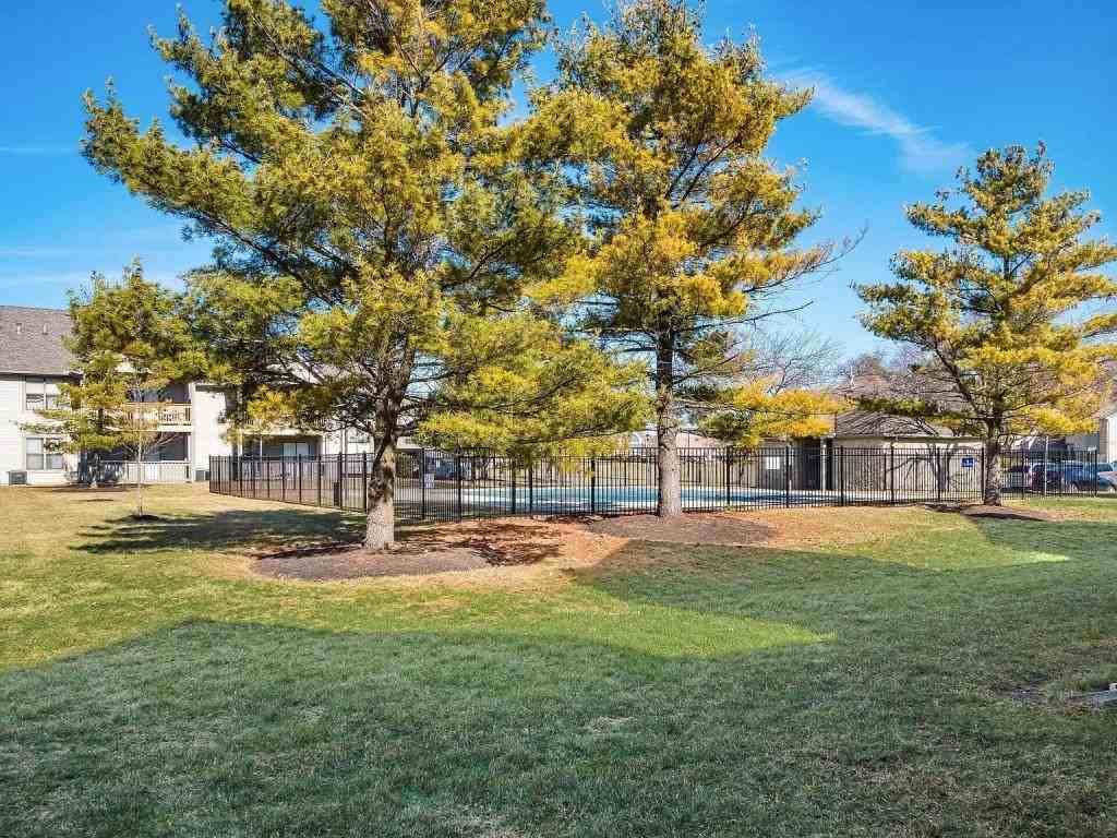 5321 Stonemeadow Ave Apt F - Photo 4 of 7