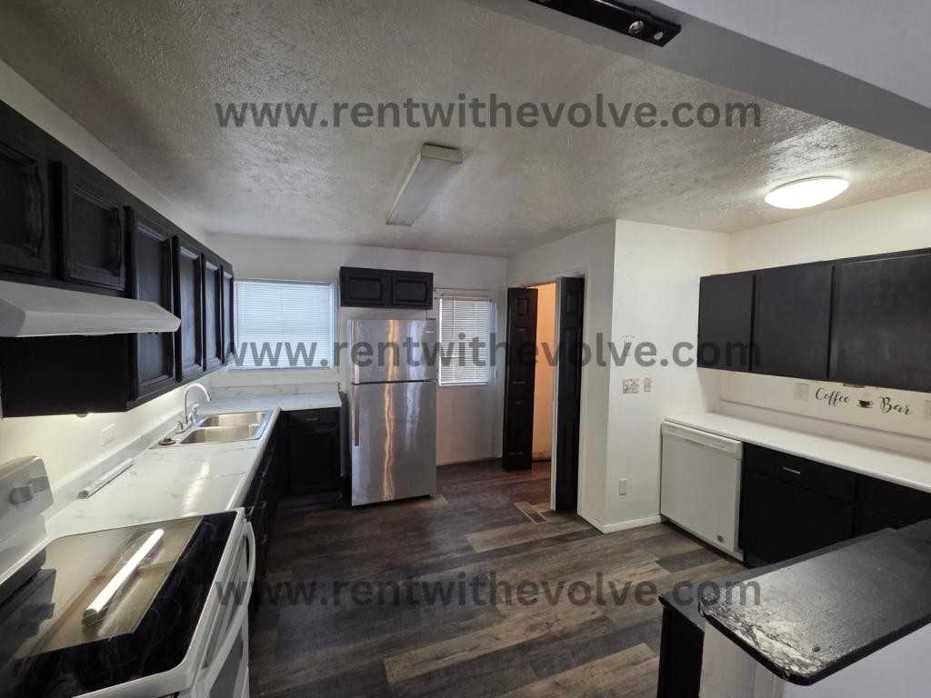 612 E Dunn Ave - Photo 6 of 10