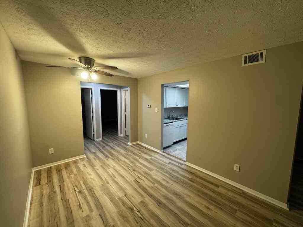 3811 Rohling Oaks Dr - Photo 5 of 14