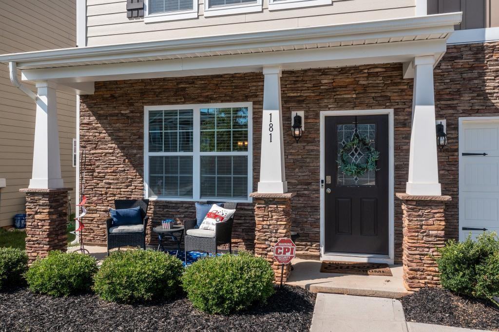 181 Atwater Landing Dr - Photo 4 of 48