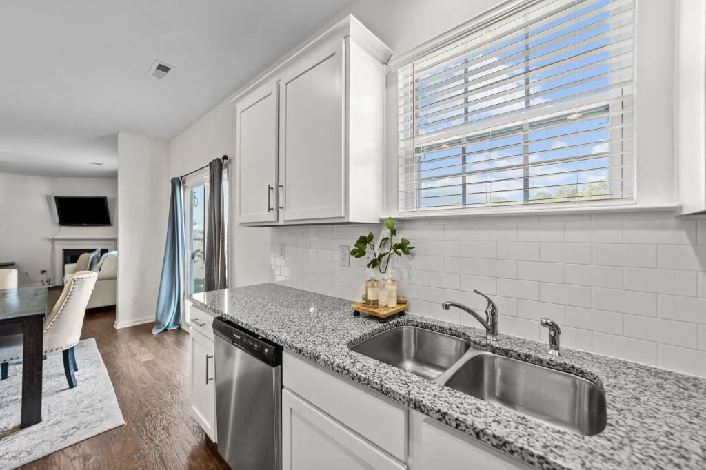 181 Atwater Landing Dr - Photo 6 of 48