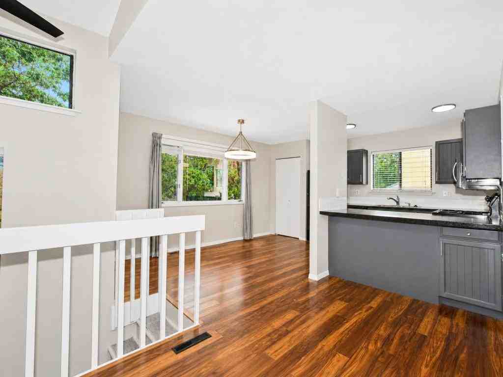 1428 Glenda Ct - Photo 4 of 42