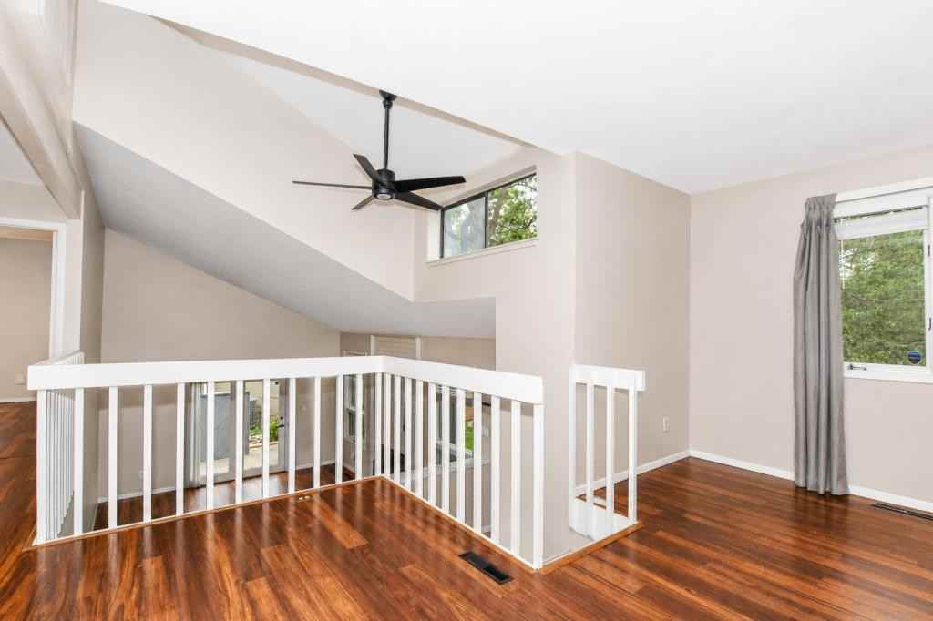 1428 Glenda Ct - Photo 5 of 42