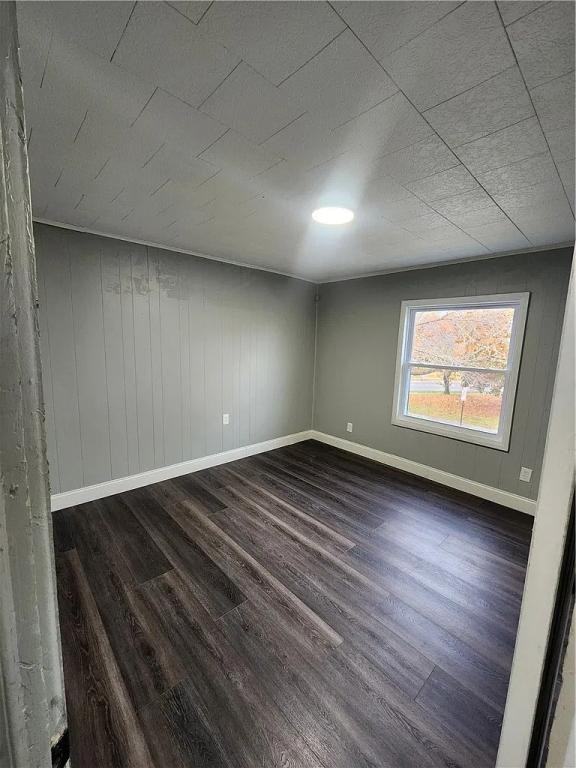 241 Saratoga Ave - Photo 3 of 8