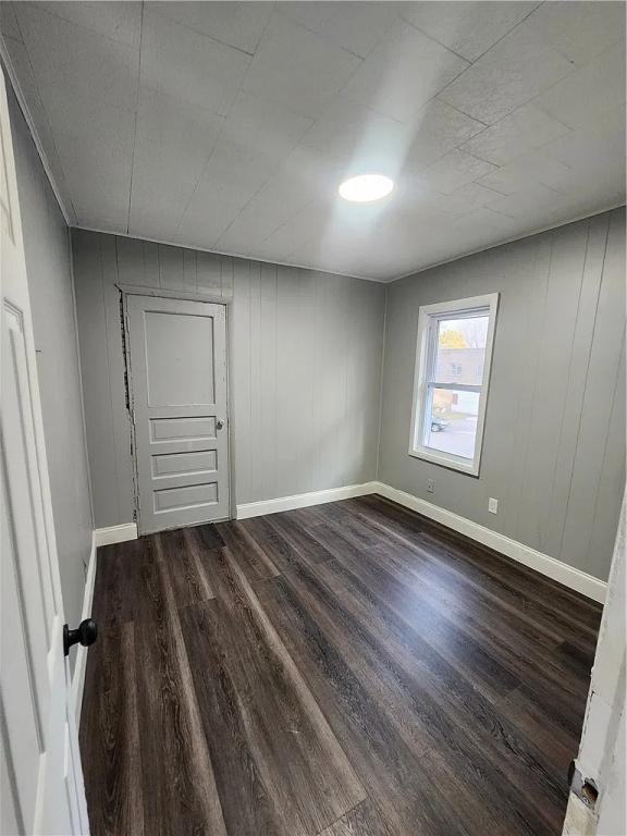 241 Saratoga Ave - Photo 4 of 8