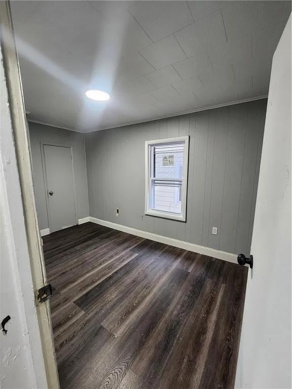 241 Saratoga Ave - Photo 5 of 8