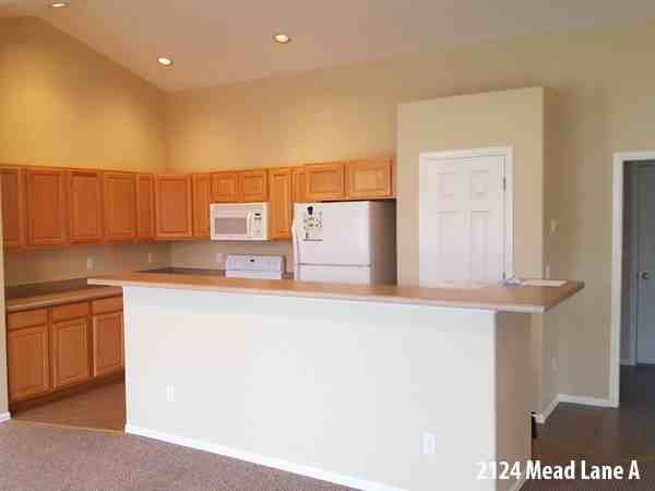 2124 Mead Ln - Photo 7 of 20
