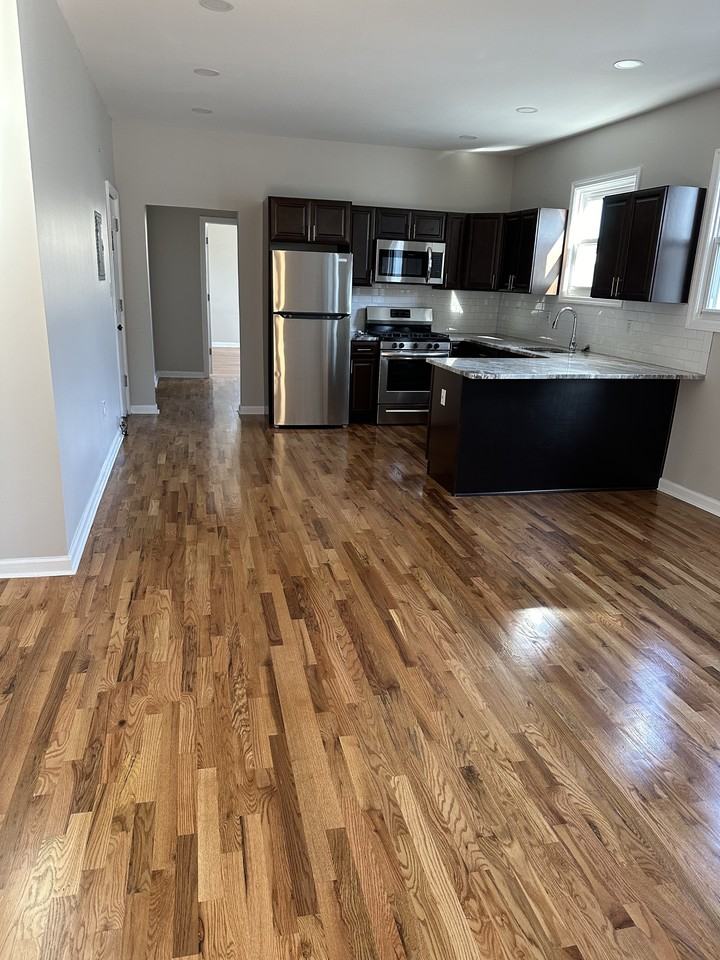 191 Ivy St #2R - Photo 2 of 11