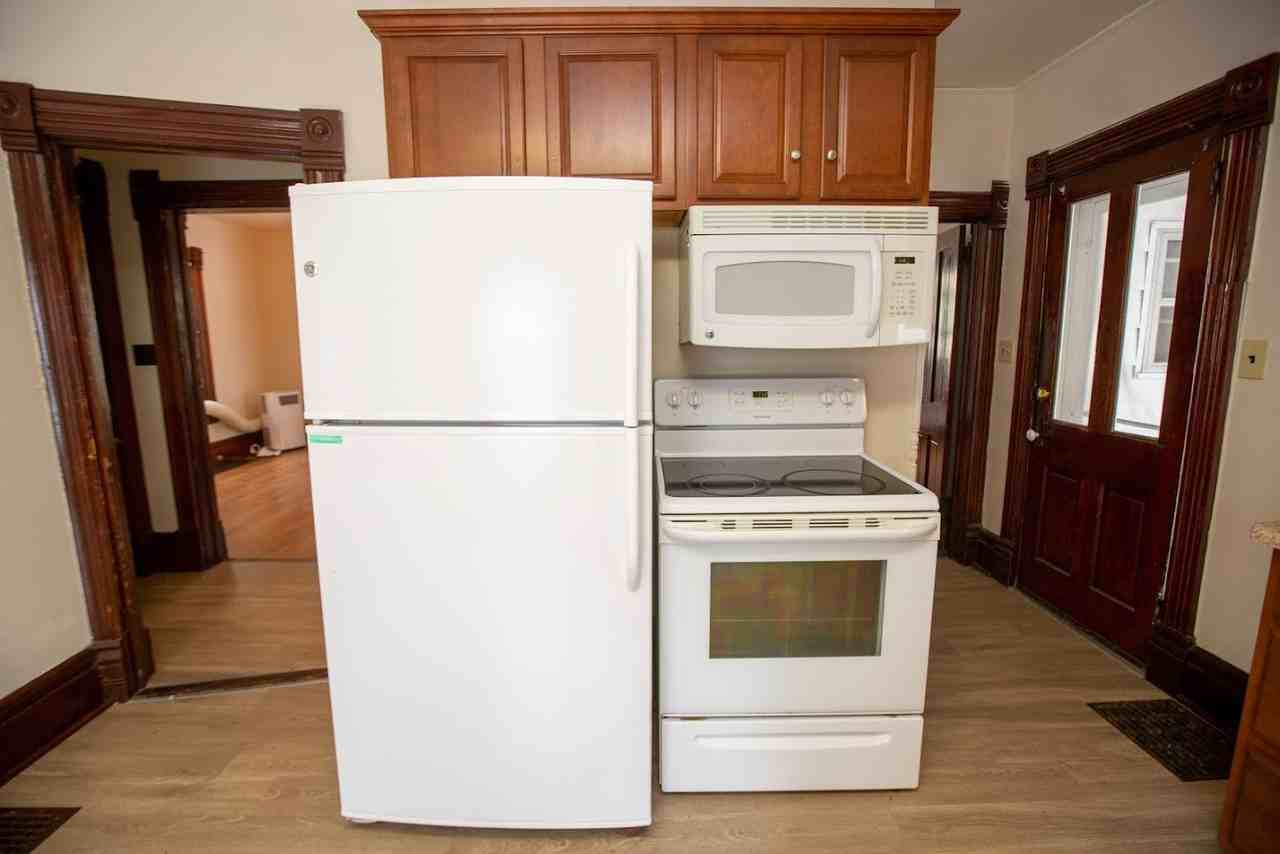 418 N Van Buren St - Photo 5 of 31