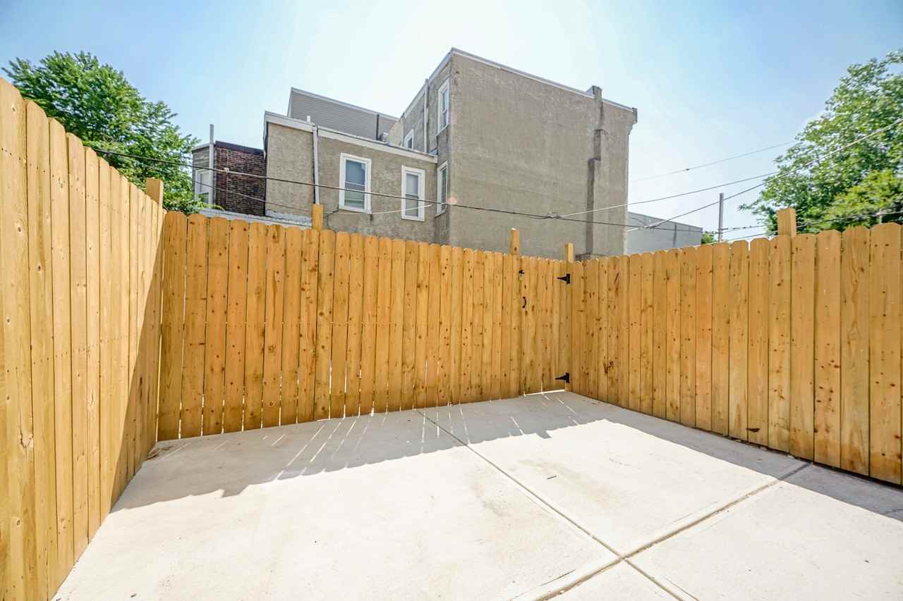 1925 N 18th St #1 - Photo 4 of 8