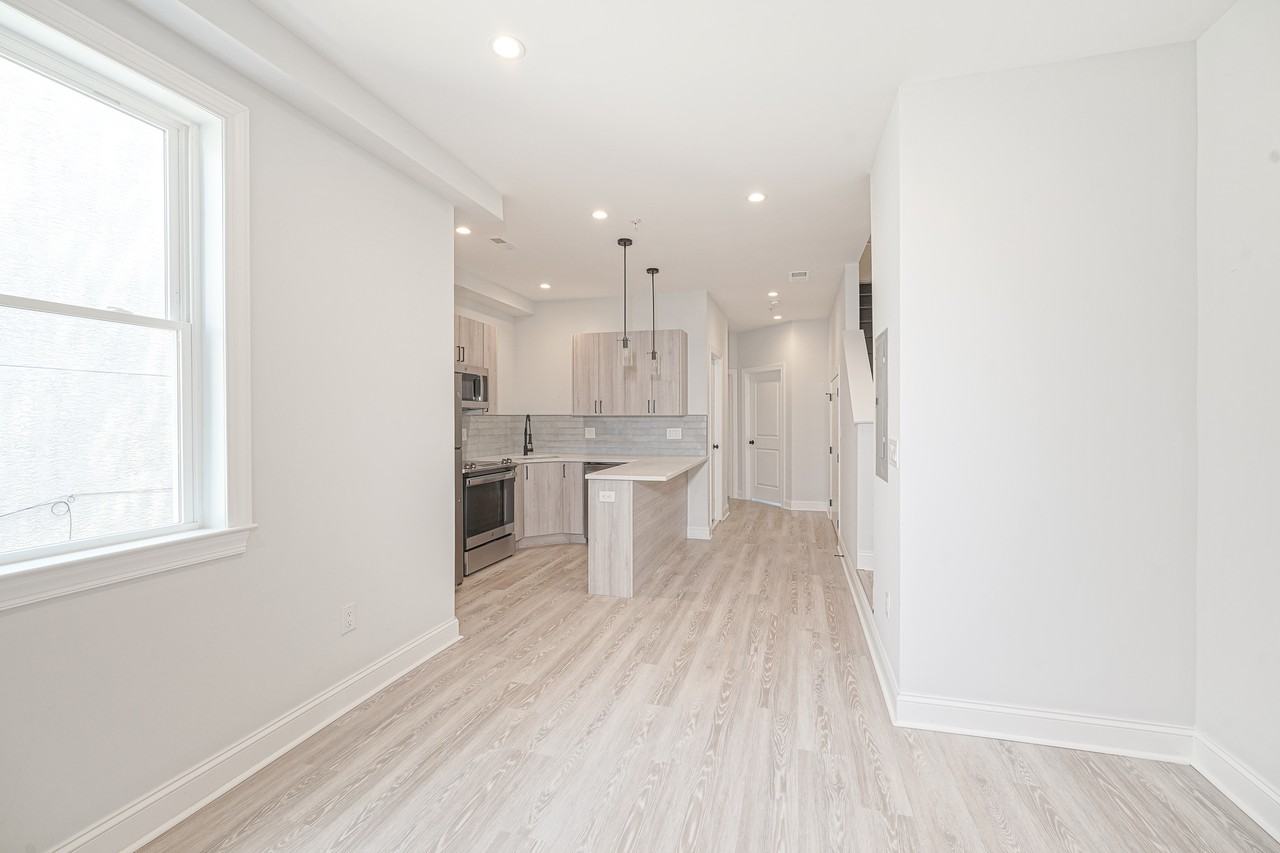 1817 N 18th St #3 - Photo 3 of 11