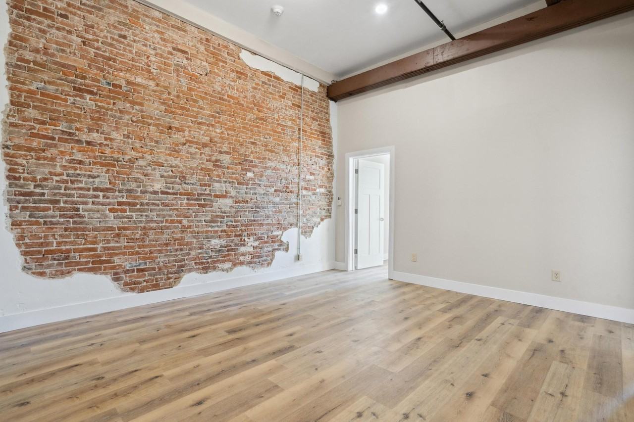121 Public Sq #6 - Photo 4 of 14