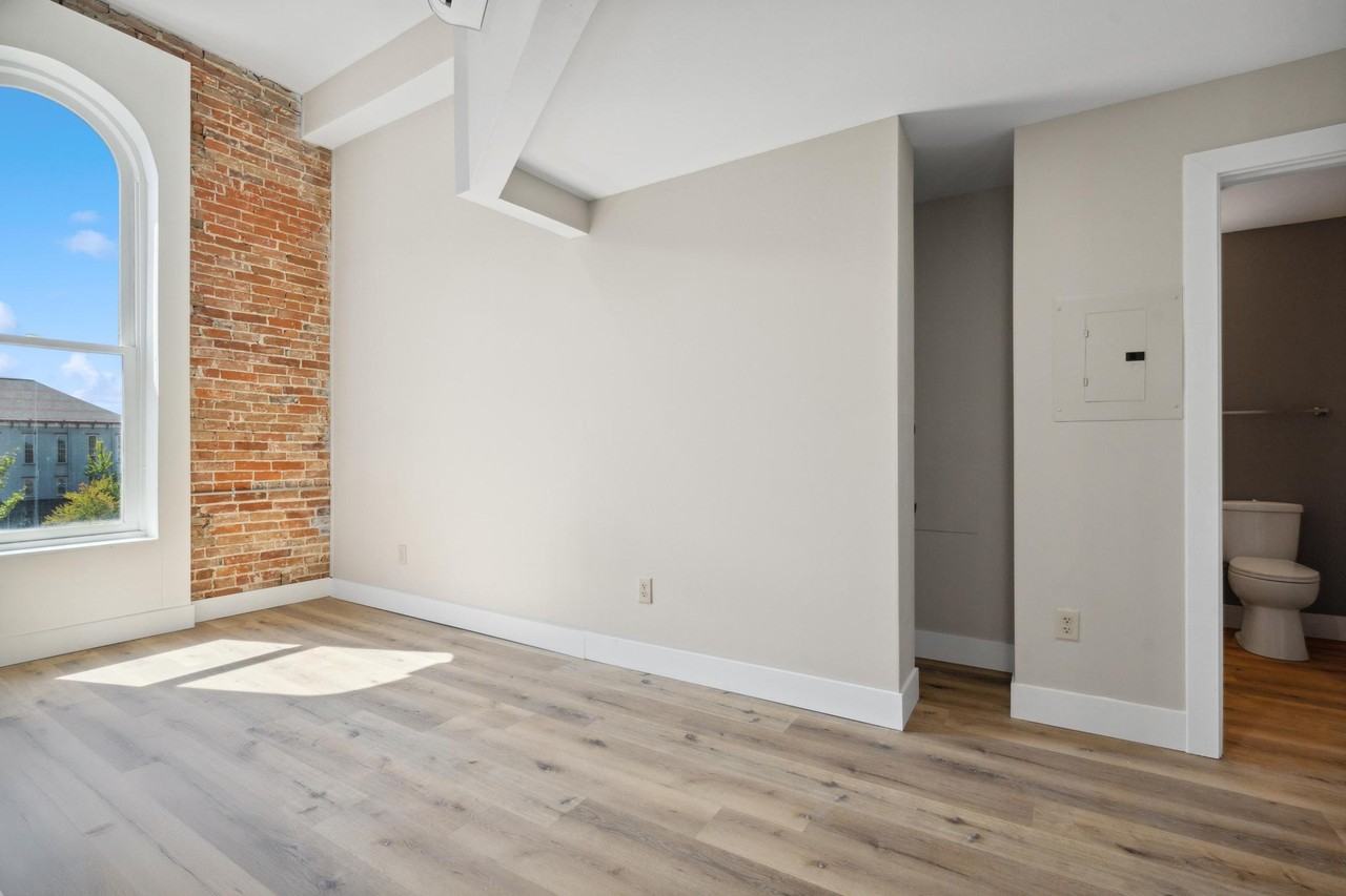 121 Public Sq #6 - Photo 5 of 14