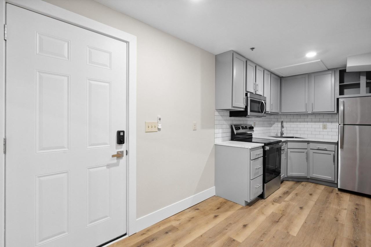 121 Public Sq #6 - Photo 7 of 14