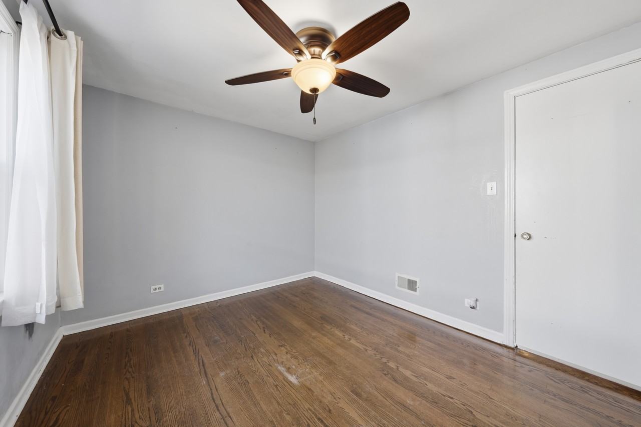 5231 S Meade Ave - Photo 3 of 30
