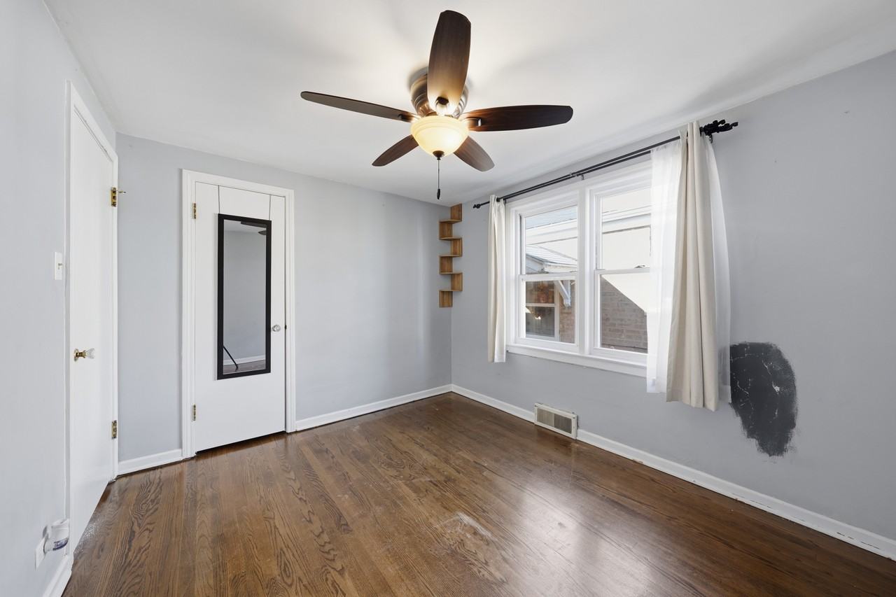 5231 S Meade Ave - Photo 4 of 30