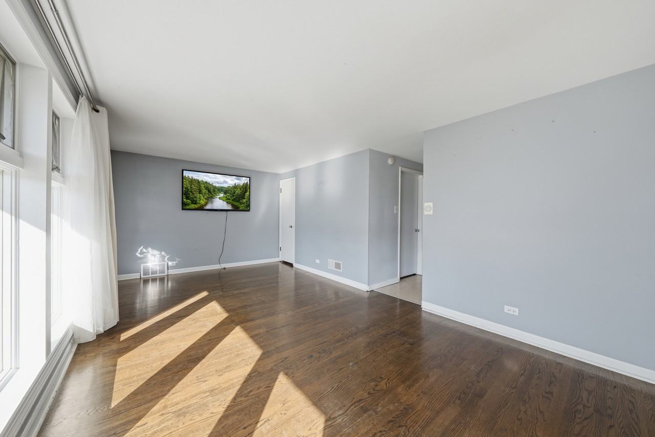 5231 S Meade Ave - Photo 5 of 30