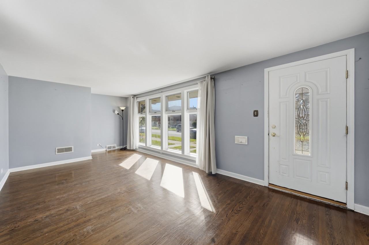 5231 S Meade Ave - Photo 6 of 30