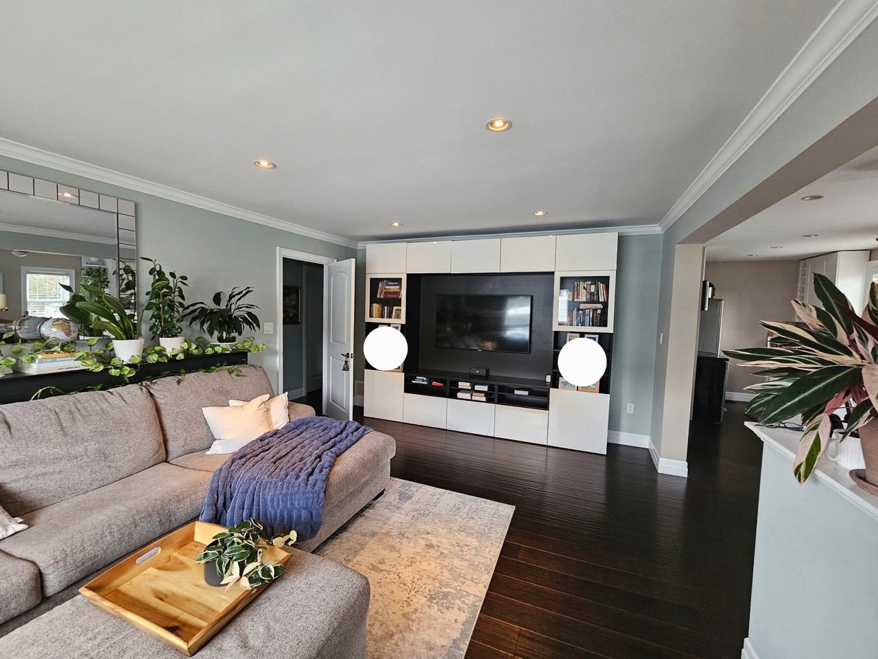 131 Burton Ave - Photo 2 of 9