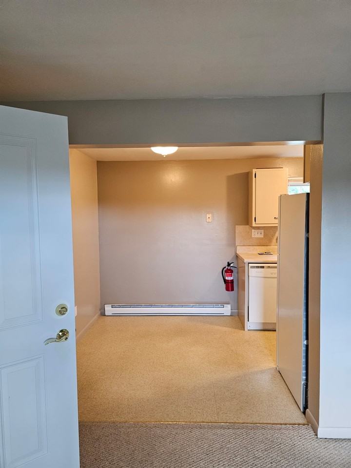172 Lantern Dr #2 - Photo 5 of 9