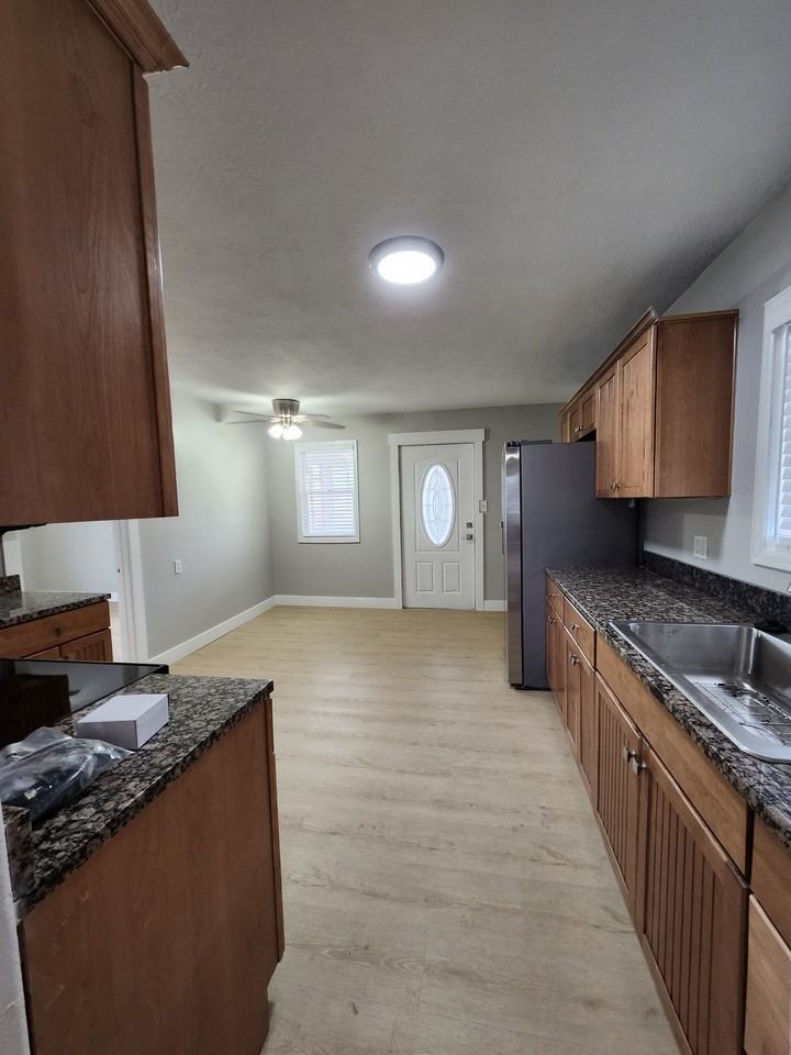 36 Broadway St - Photo 7 of 19