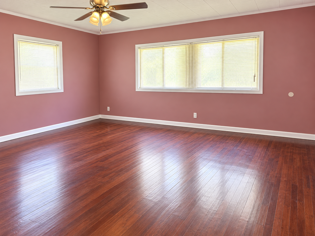 112 E Pine St - Photo 4 of 7