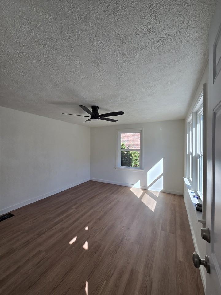 584 Smith Ave #584-1 - Photo 2 of 8