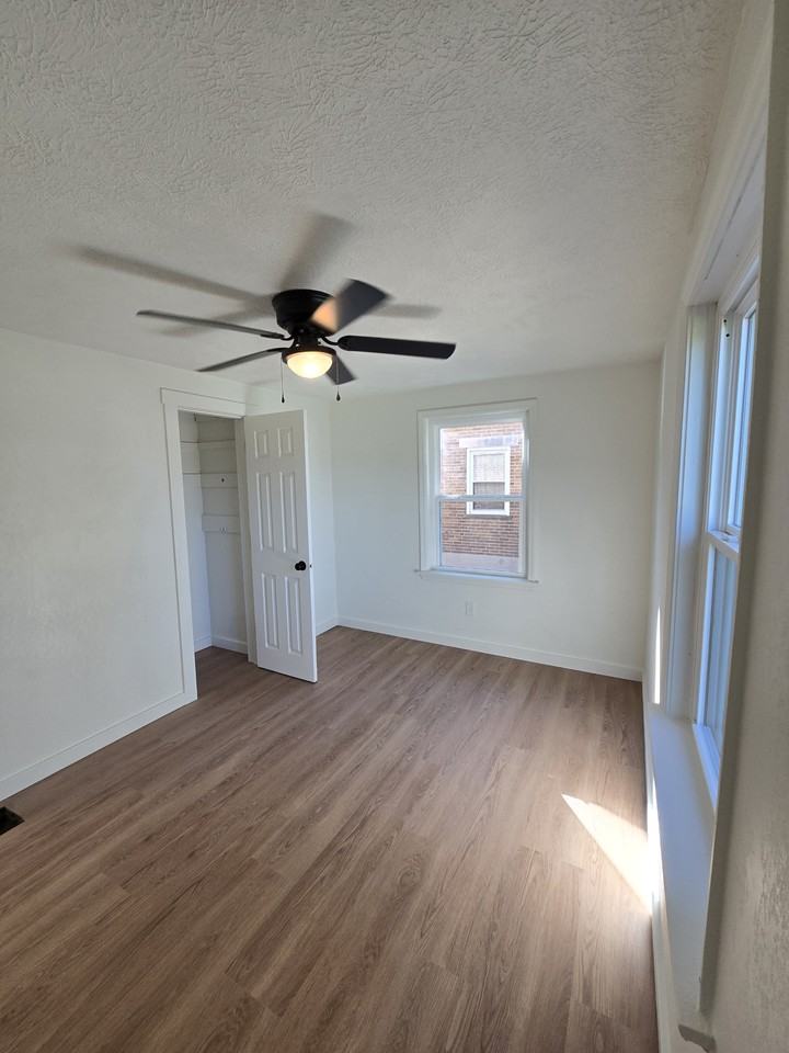 584 Smith Ave #584-1 - Photo 7 of 8
