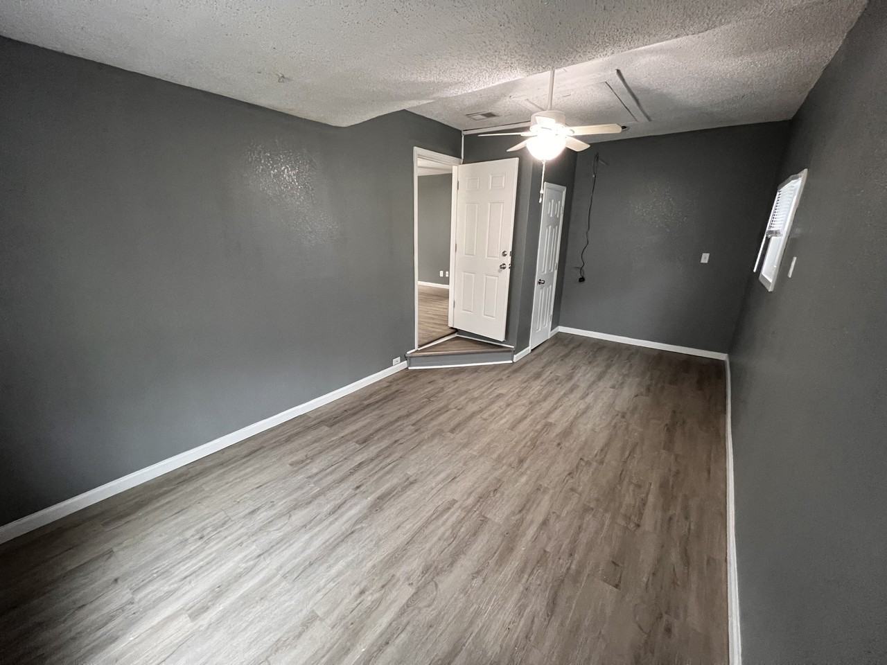 1557 N Pinecrest St - Photo 6 of 18